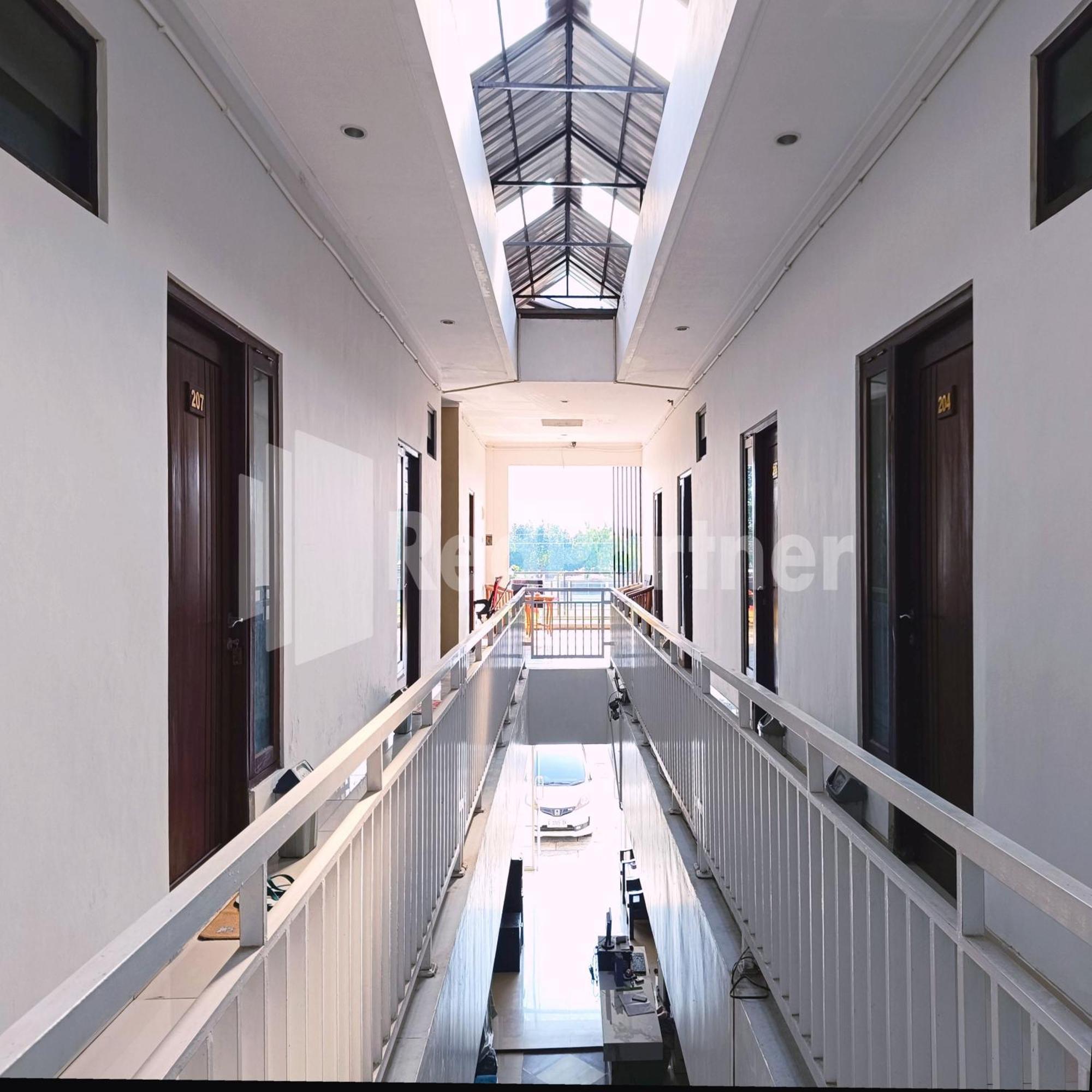D'Waru Homestay Syariah Near Jl Slamet Riyadi Mitra Reddoorz Surakarta (Solo) Exterior foto