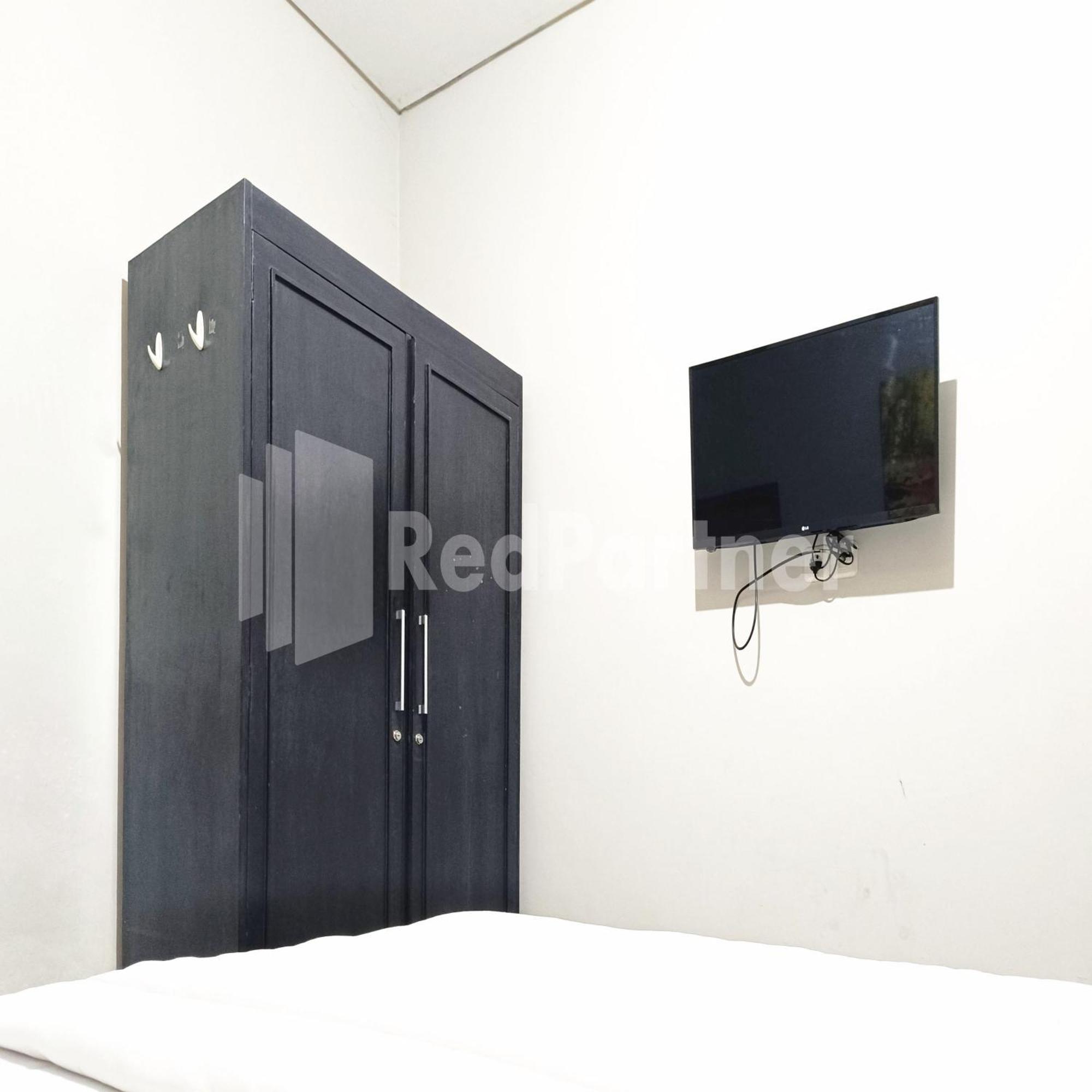 D'Waru Homestay Syariah Near Jl Slamet Riyadi Mitra Reddoorz Surakarta (Solo) Exterior foto
