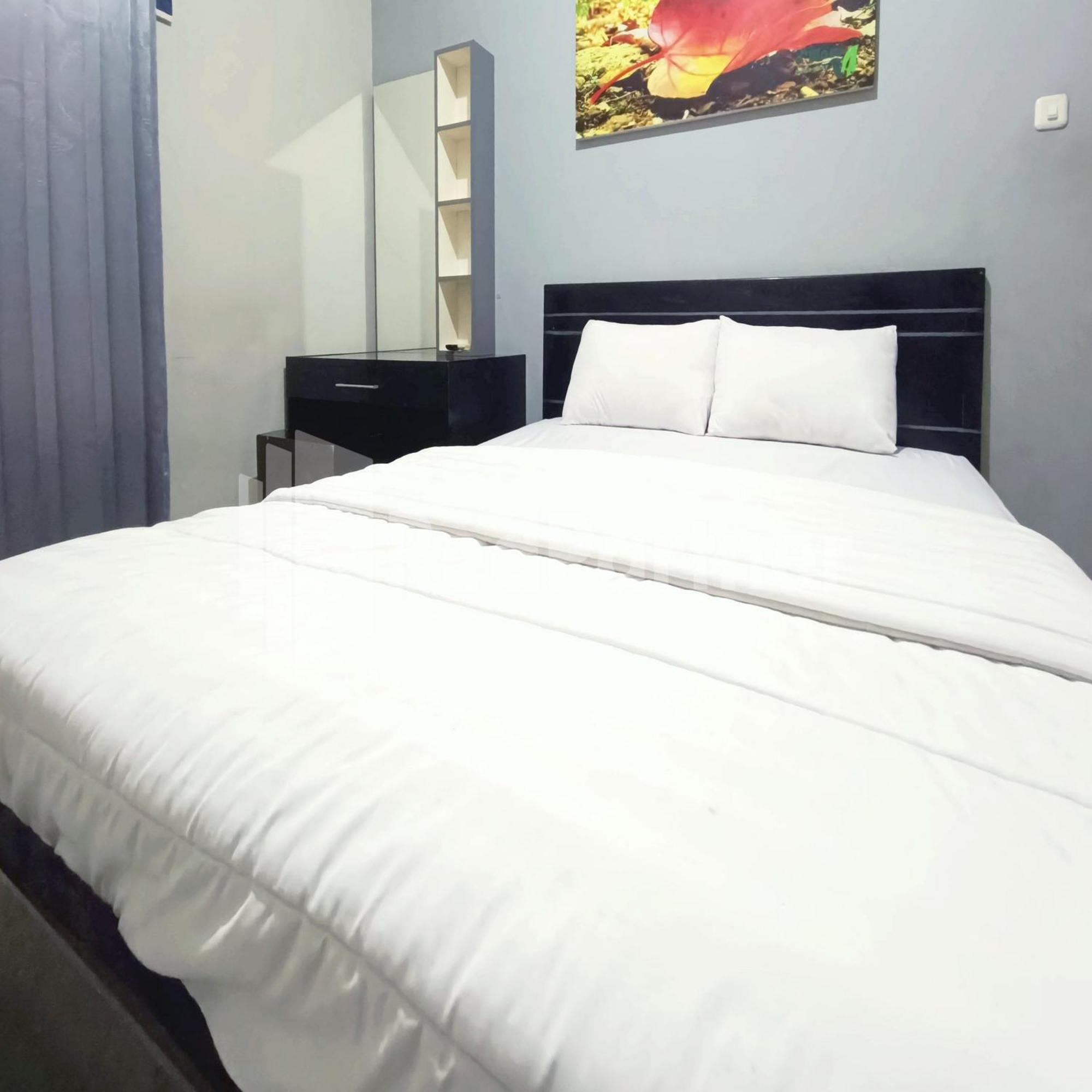 D'Waru Homestay Syariah Near Jl Slamet Riyadi Mitra Reddoorz Surakarta (Solo) Exterior foto