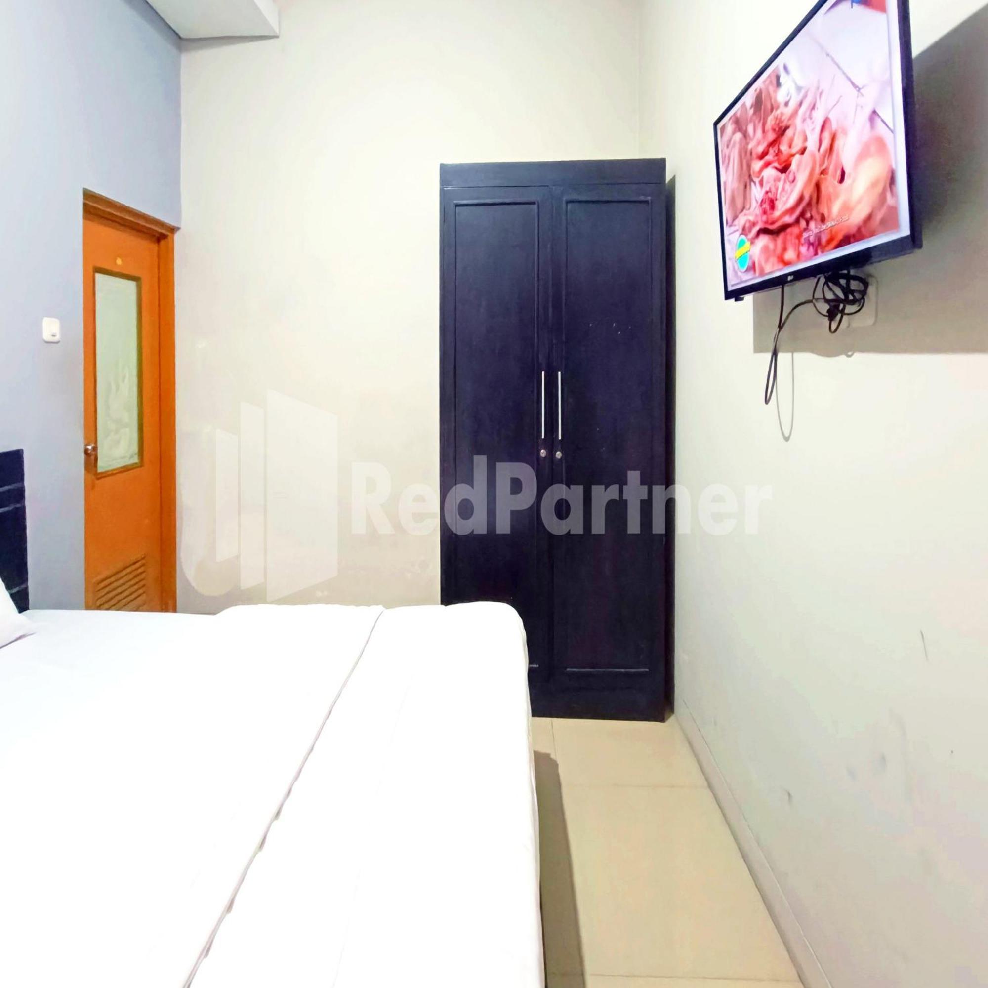 D'Waru Homestay Syariah Near Jl Slamet Riyadi Mitra Reddoorz Surakarta (Solo) Exterior foto