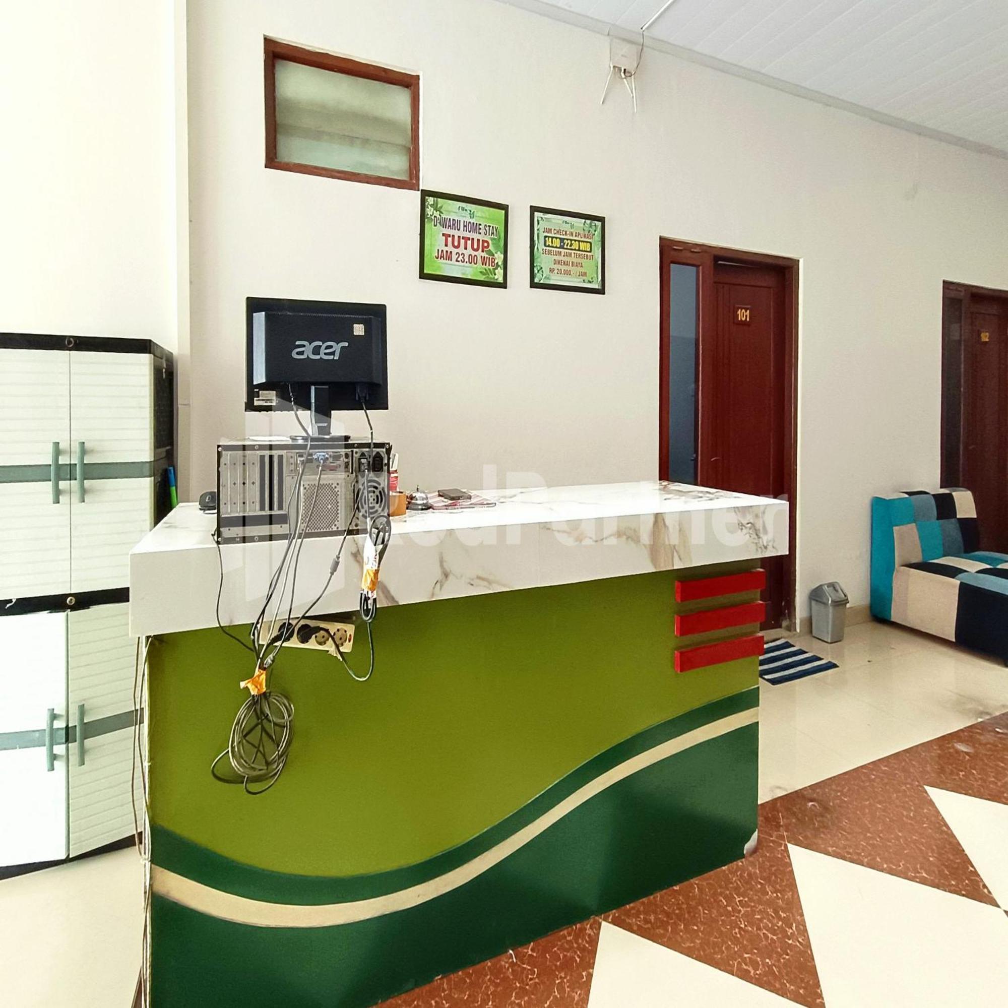 D'Waru Homestay Syariah Near Jl Slamet Riyadi Mitra Reddoorz Surakarta (Solo) Exterior foto